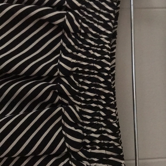 French will mini skirt - Picture 3 of 4